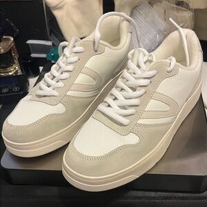 Tretorn Low-Top Sneakers in Cream and White